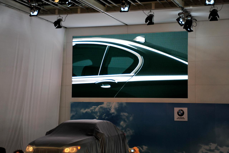 Illustration for article titled 2009 BMW 7-Series, ActiveHybrid Hit LA Show Floor